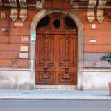 Foto 5. Giriamo ora per via Nicola de Giosa, dove scorgiamo al n.28 il palazzo color mattone fatto costruire nel 1912 dal cavalier Francesco De Giglio (Foto di Antonio Caradonna)